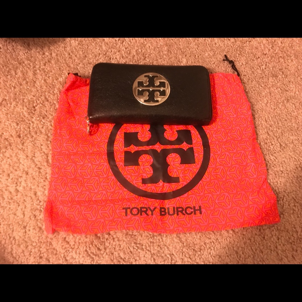 Tory Burch Robinson Zip Continental Wallet
